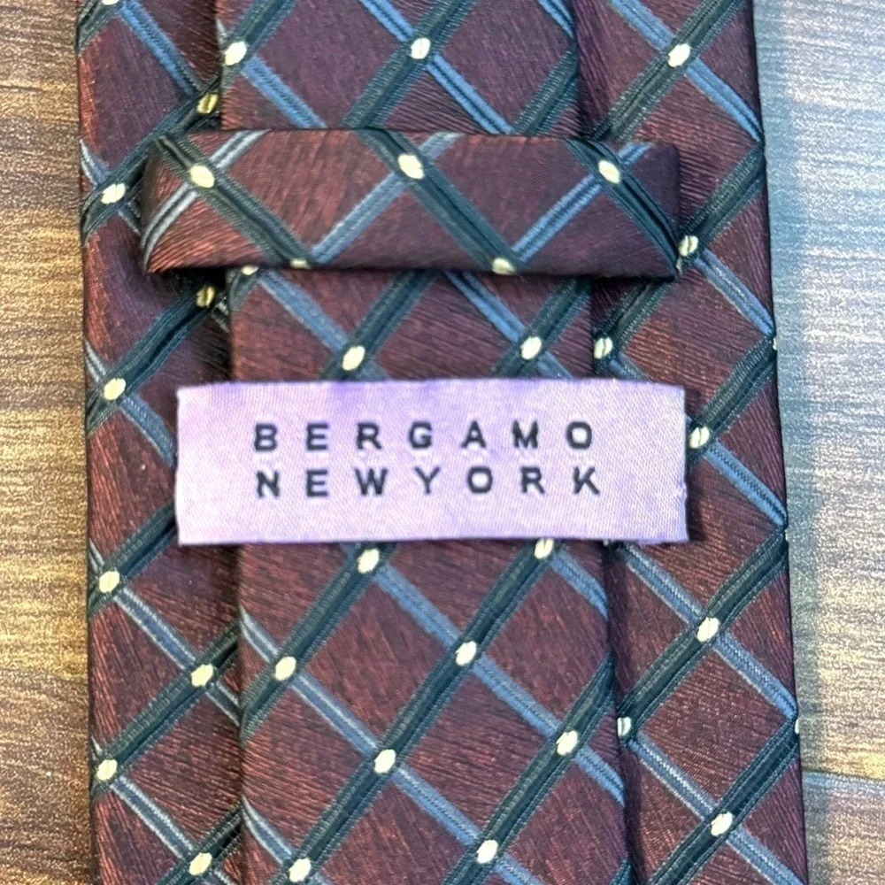 🌿SALE🌿BERGAMO New York Red/Burgundy Striped Necktie